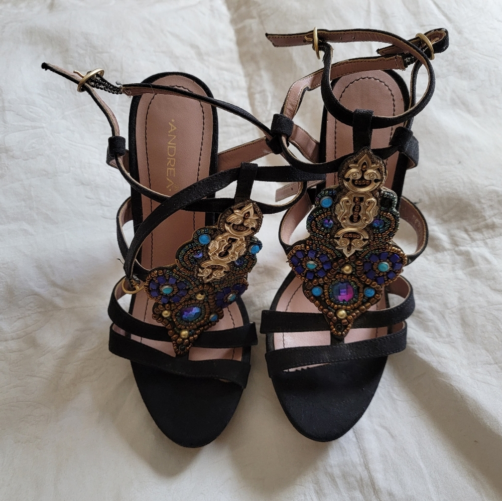 Shoes - Picture 6 of 8